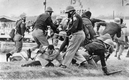 John-Lewis-beaten-Edmund-Pettus-Bridge-0307653