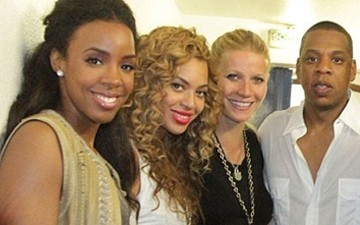 Gwyneth Paltrow in Paris w:friends Gwyneth Paltrow in Paris with her famous black friends
