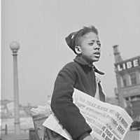 Newsboy_selling_the_Chicago_Defender