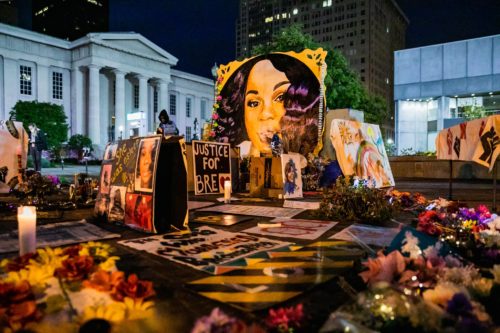 Breonna Taylor Murial A mural of Breonna Taylor in the night.