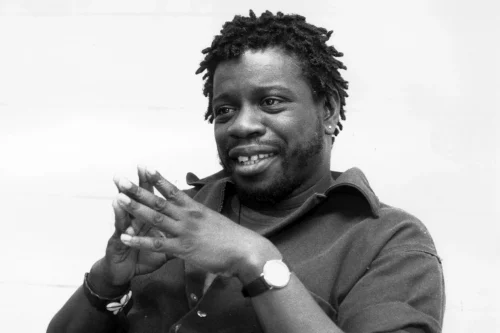 220721-Mutulu-Shakur-bw-1987-ac-454p-db6c54 Mutulu Shakur in the Manhattan Correction Center in N.Y., in 1987. (Jim Hughes / NY Daily News via Getty Images file)