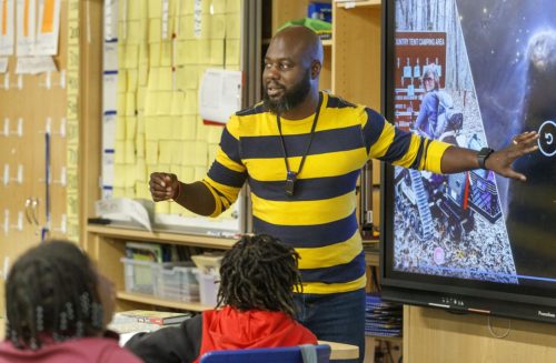 Tyler Wright teaches 4th grade math at Stono Park Elementary School in Charleston on Nov. 18, 2022. (Grace Beahm Alford/Staff)