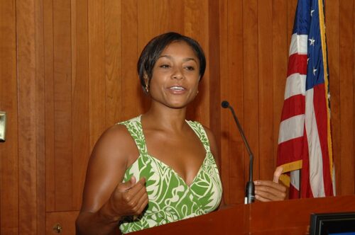 Dominique Dawes in 2007 (National Archives at College Park - Still Pictures, Public domain, via Wikimedia Commons)